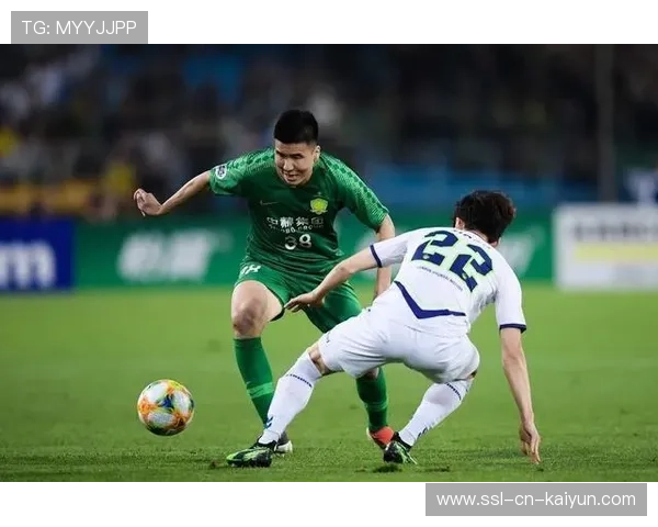 河南队再次打出高节奏推进,让对方防线告急 河南队再次打出高节奏推进,让对方防线告急