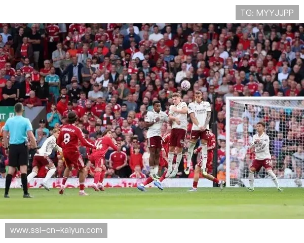 利物浦通过反击制造威胁，迪亚斯抽射偏出